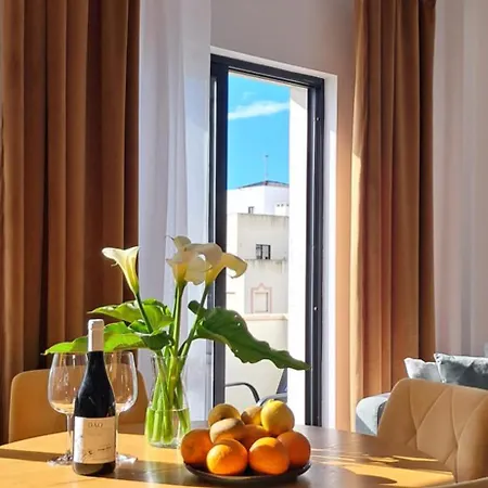 Sweet Pear With Garage